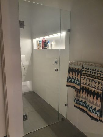 Shower Recesses